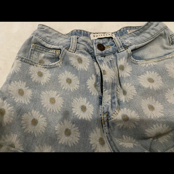 Floral Daisy High Waisted Shorts 🌼 - Picture 4 of 6